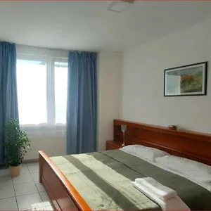Compact, Wel Enaf For 3 The Flat In Appartement Antwerpen