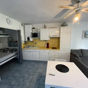  Appartement T1 Avec Piscine à 300m Des Plages Pour 4 Personnes - Résidence Saint Elme France